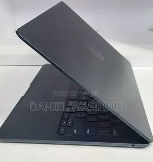 New Laptop Apple MacBook Air 2022 M2 8GB Apple M2 SSD 256GB