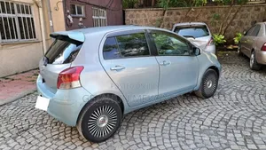 Toyota Yaris 2010 Silver