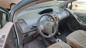 Toyota Yaris 2010 Silver