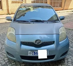 Toyota Yaris 2010 Silver