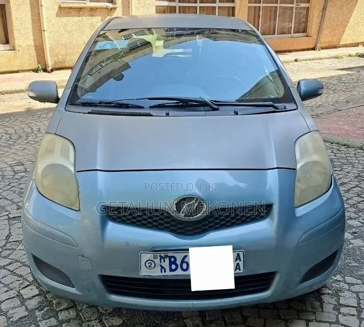 Toyota Yaris 2010 Silver