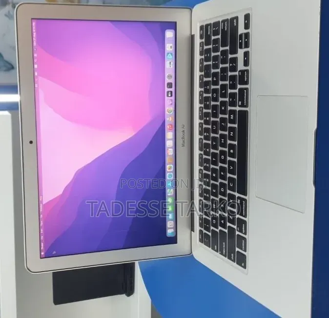 New Laptop Apple MacBook Air 2017 8GB Intel Core i7 SSD 128GB