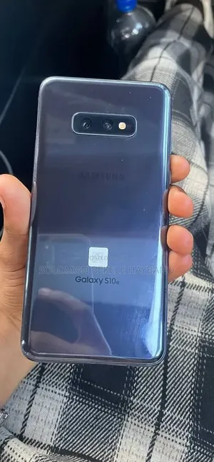 New Samsung Galaxy S10 128 GB Black