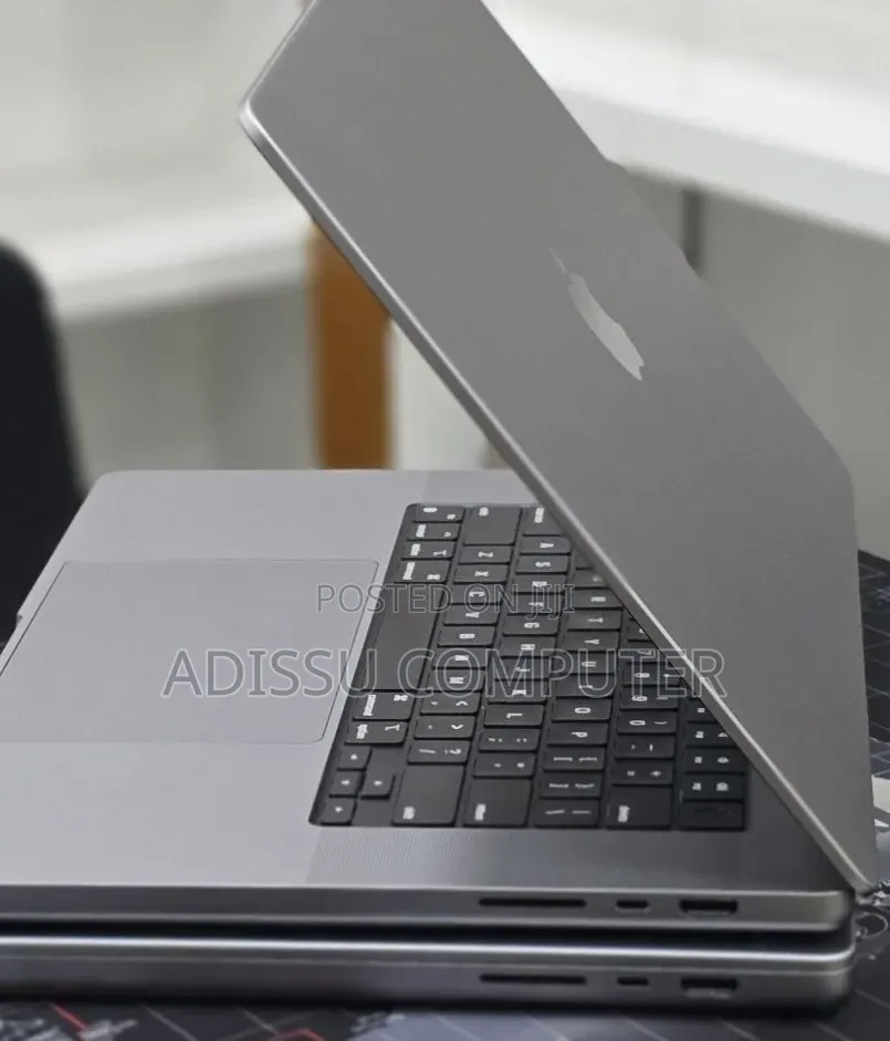 New Laptop Apple MacBook Pro 2021 M1 32GB Apple M1 Pro SSD 512GB