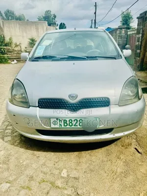 Toyota Vitz 2001 Silver