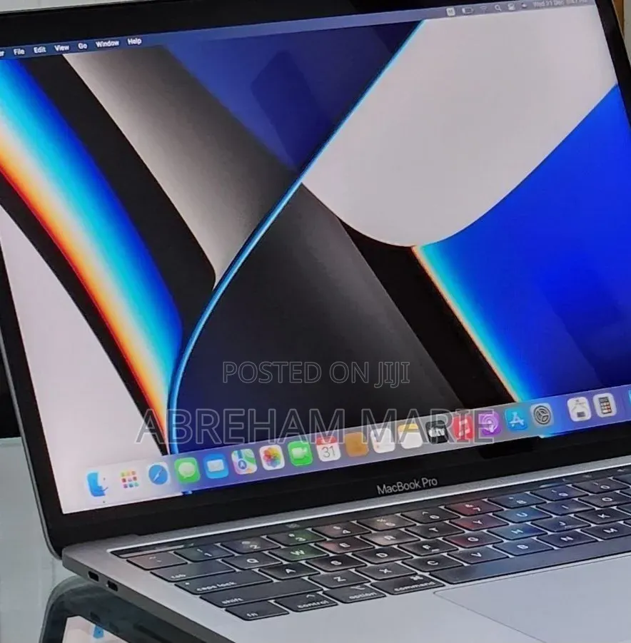 New Laptop Apple MacBook Pro 2019 16GB Intel Core i7 SSD 512GB