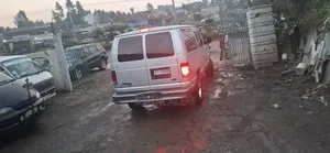 Ford E-350 2007 Silver
