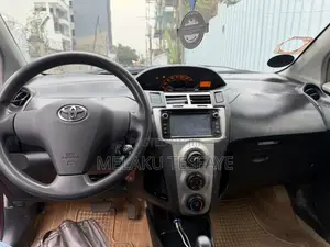 Toyota Yaris 2010 Burgundy