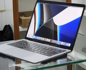 New Laptop Apple MacBook Pro 2019 16GB Intel Core i7 SSD 512GB