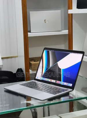 New Laptop Apple MacBook Pro 2019 16GB Intel Core i7 SSD 512GB