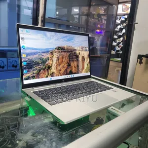 Laptop HP EliteBook 830 G8 8GB Intel Core i5 SSD 512GB