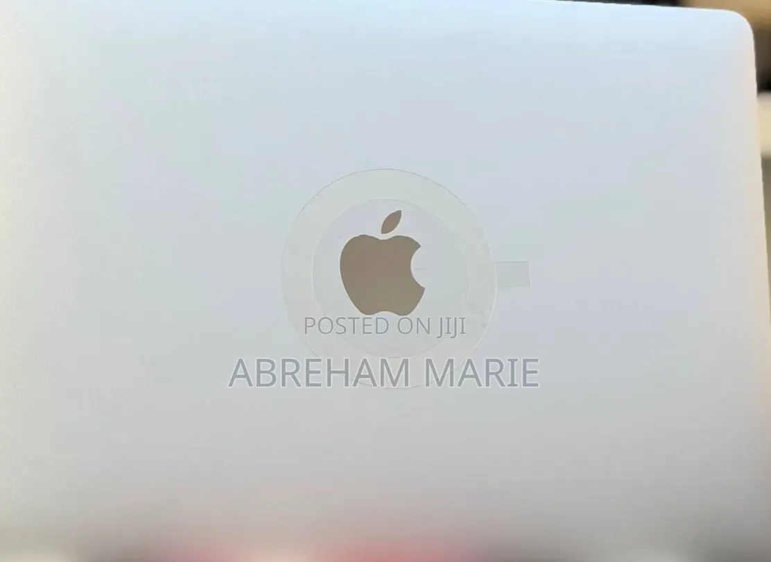 New Laptop Apple MacBook Pro 2020 M1 8GB Apple M1 Pro SSD 512GB