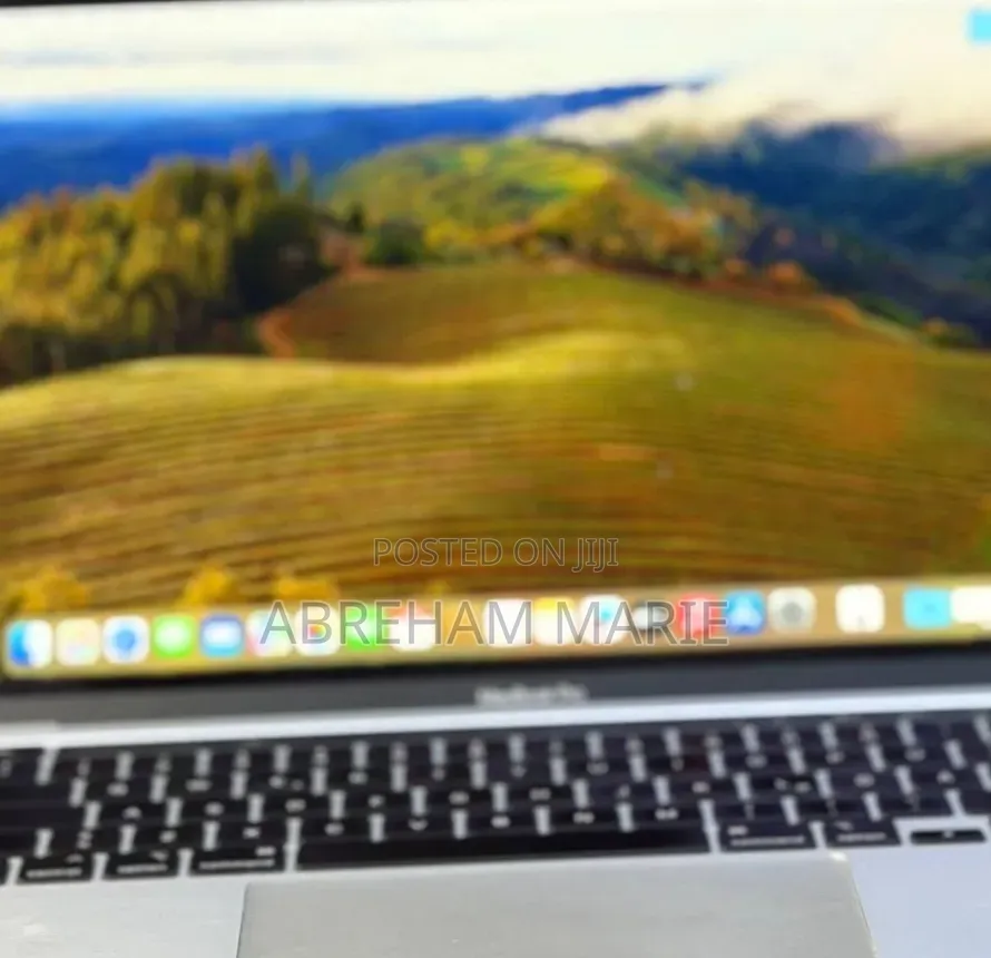 New Laptop Apple MacBook Pro 2020 M1 8GB Apple M1 Pro SSD 512GB