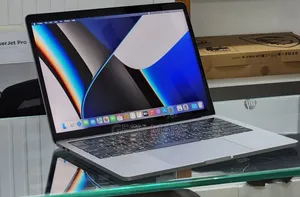 New Laptop Apple MacBook Pro 2019 16GB Intel Core i7 SSD 512GB
