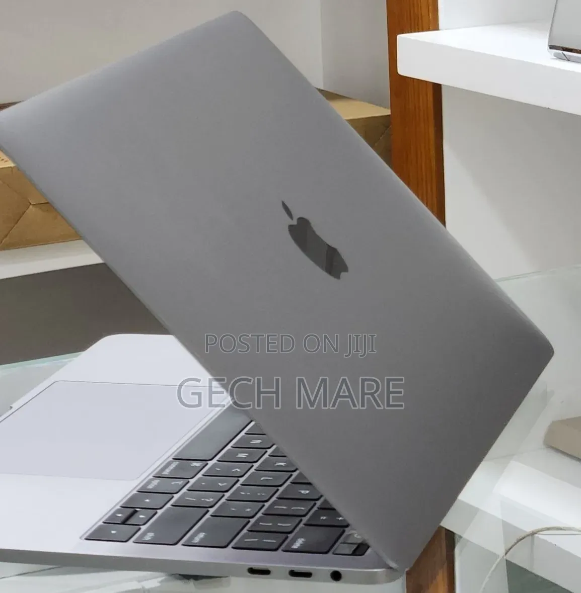 New Laptop Apple MacBook Pro 2019 16GB Intel Core i7 SSD 512GB