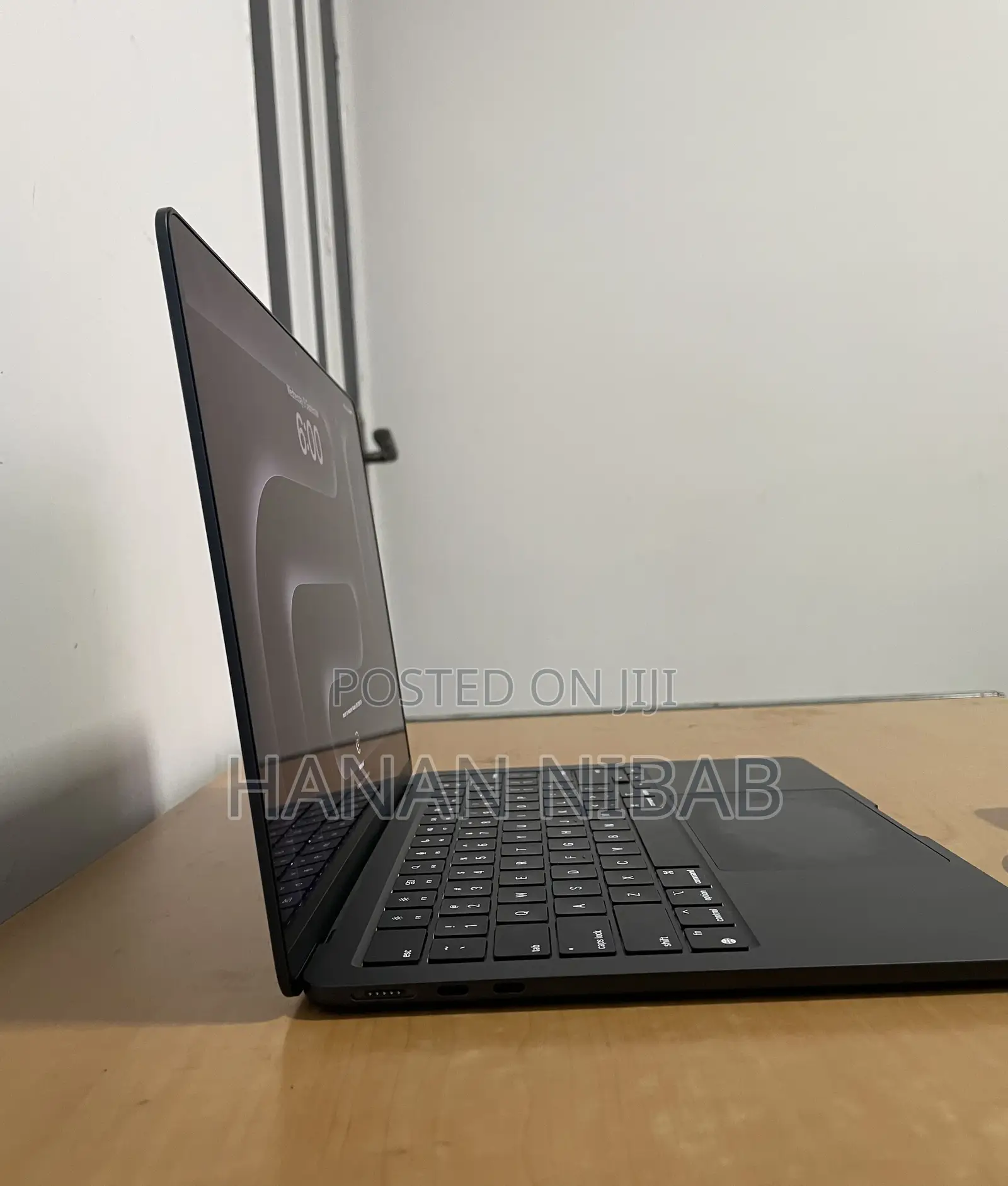 New Laptop Apple MacBook Air 2024 M3 16GB Apple M3 SSD 256GB