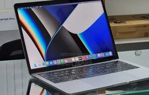 New Laptop Apple MacBook Pro 2019 16GB Intel Core i7 SSD 512GB