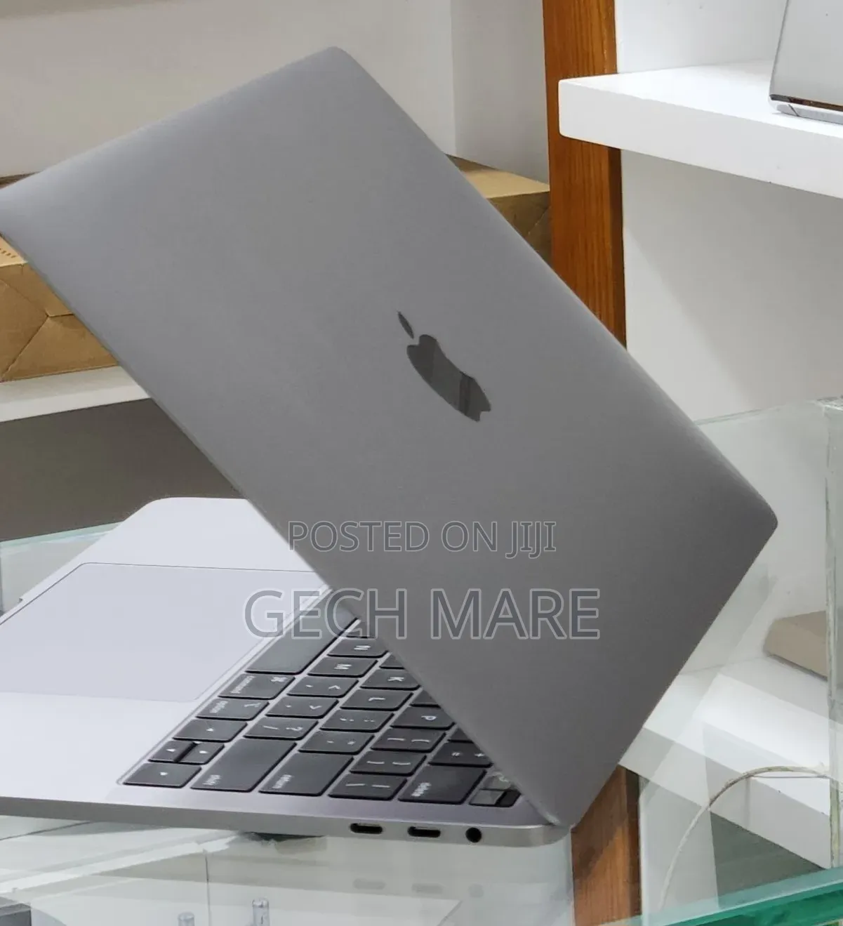 New Laptop Apple MacBook Pro 2019 16GB Intel Core i7 SSD 512GB