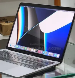 New Laptop Apple MacBook Pro 2019 16GB Intel Core i7 SSD 512GB
