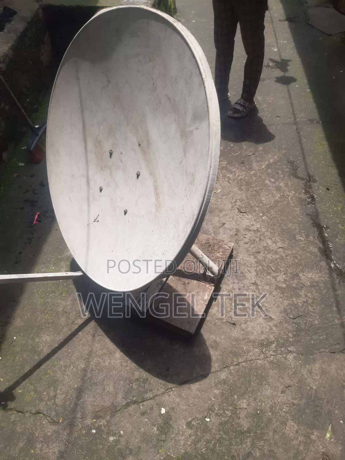 90" ዲሽ ሰሀን ከ ኤሌንቢ ጋር አሪፍ Dish