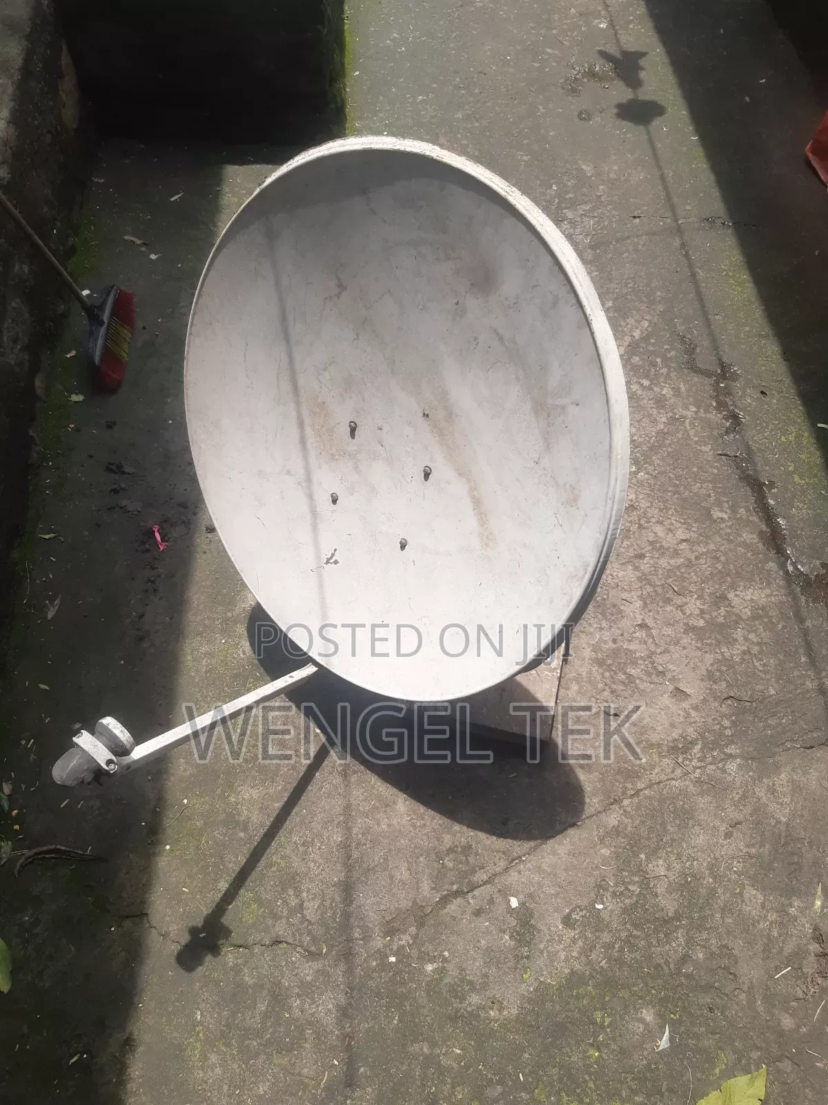 90" ዲሽ ሰሀን ከ ኤሌንቢ ጋር አሪፍ Dish