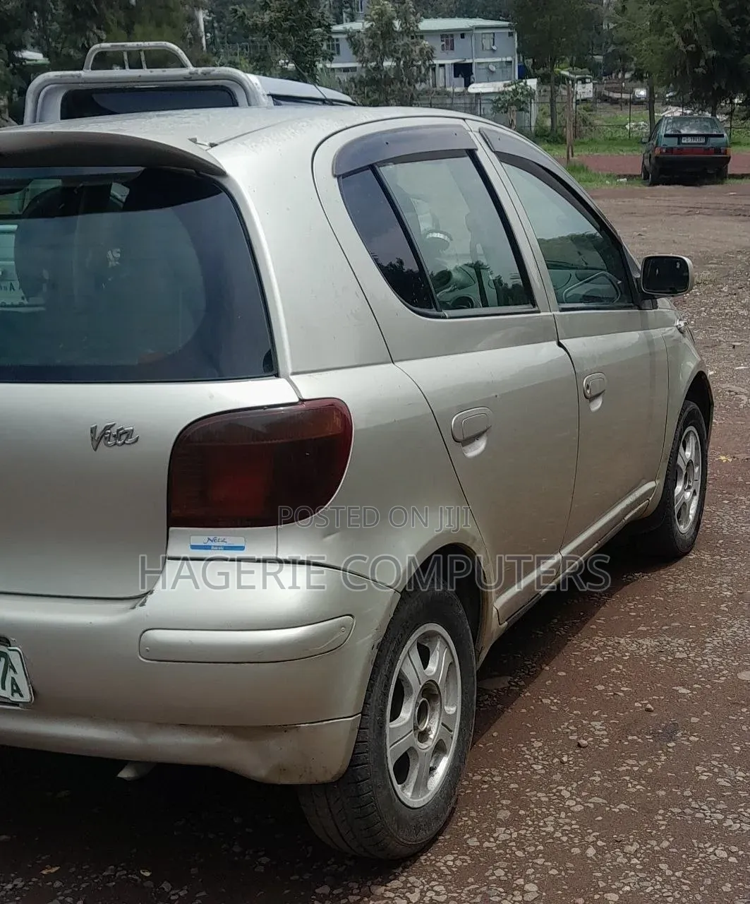Toyota Vitz 2002 Silver