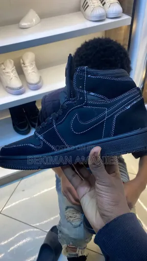 Travis Scott X Air Jordan 1 High OG SP "Black Phantom"