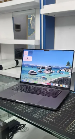 New Laptop Apple MacBook Pro 2021 M1 32GB Apple M1 Pro SSD 512GB