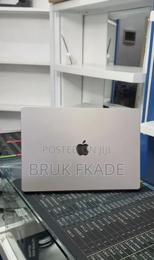 New Laptop Apple MacBook Pro 2021 M1 32GB Apple M1 Pro SSD 512GB