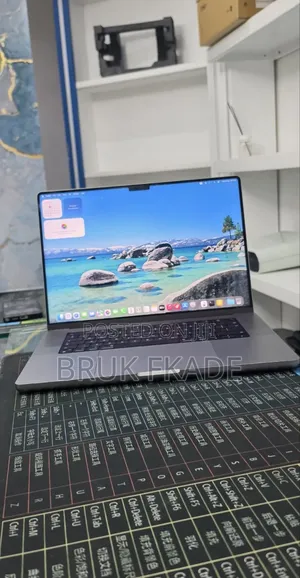 New Laptop Apple MacBook Pro 2021 M1 32GB Apple M1 Pro SSD 512GB