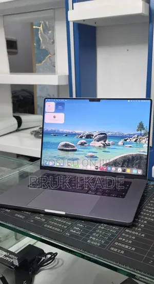 New Laptop Apple MacBook Pro 2021 M1 32GB Apple M1 Pro SSD 512GB