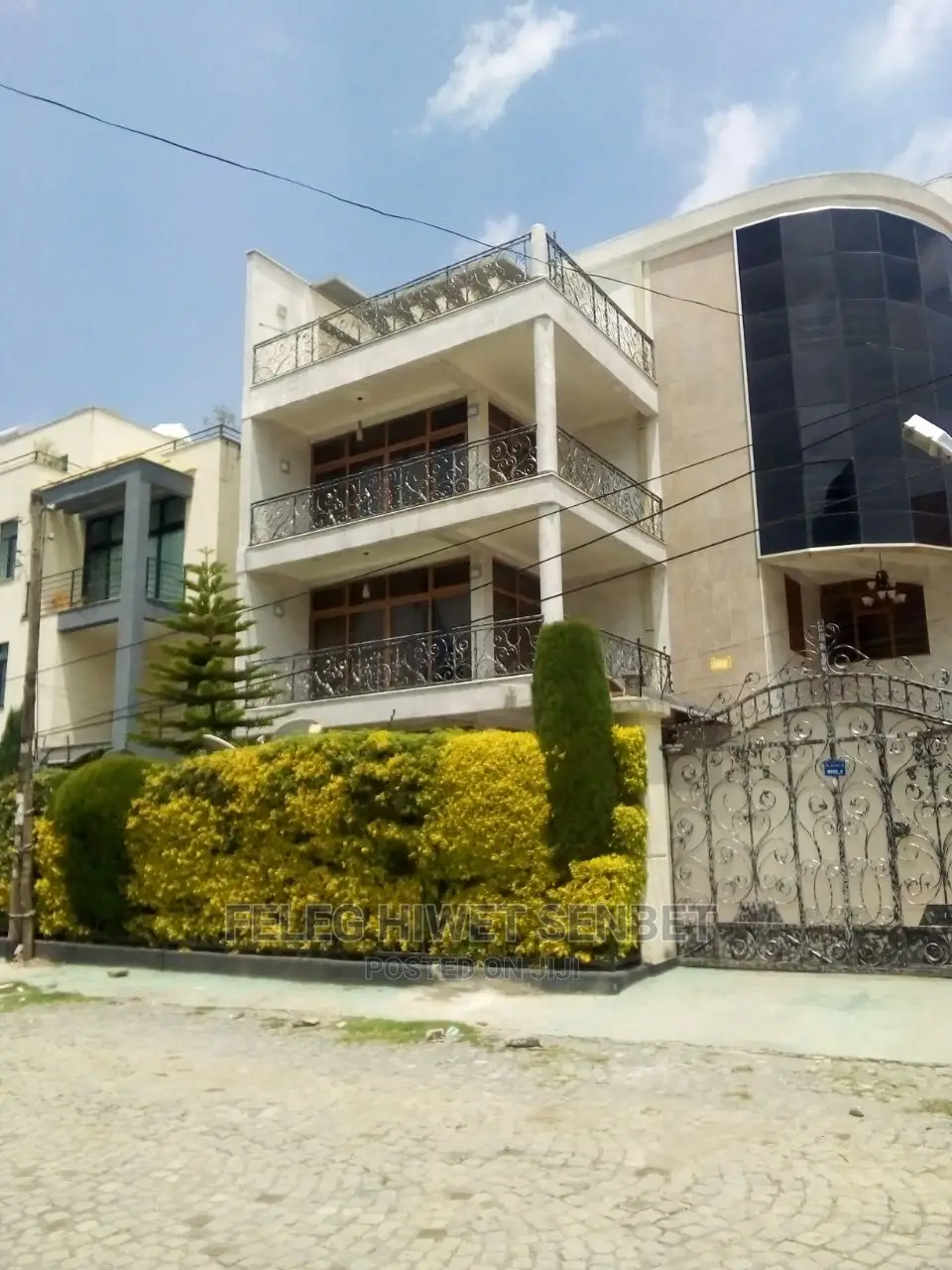 6bdrm House in አአ, Bole for Sale