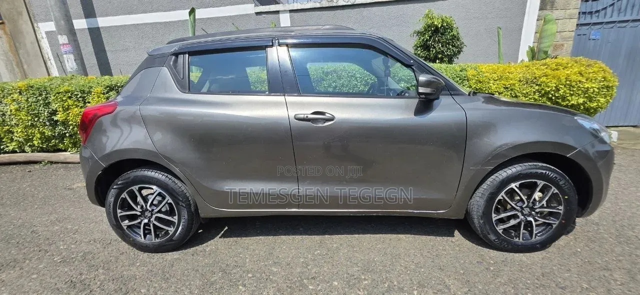 Suzuki Swift 2021 Gray