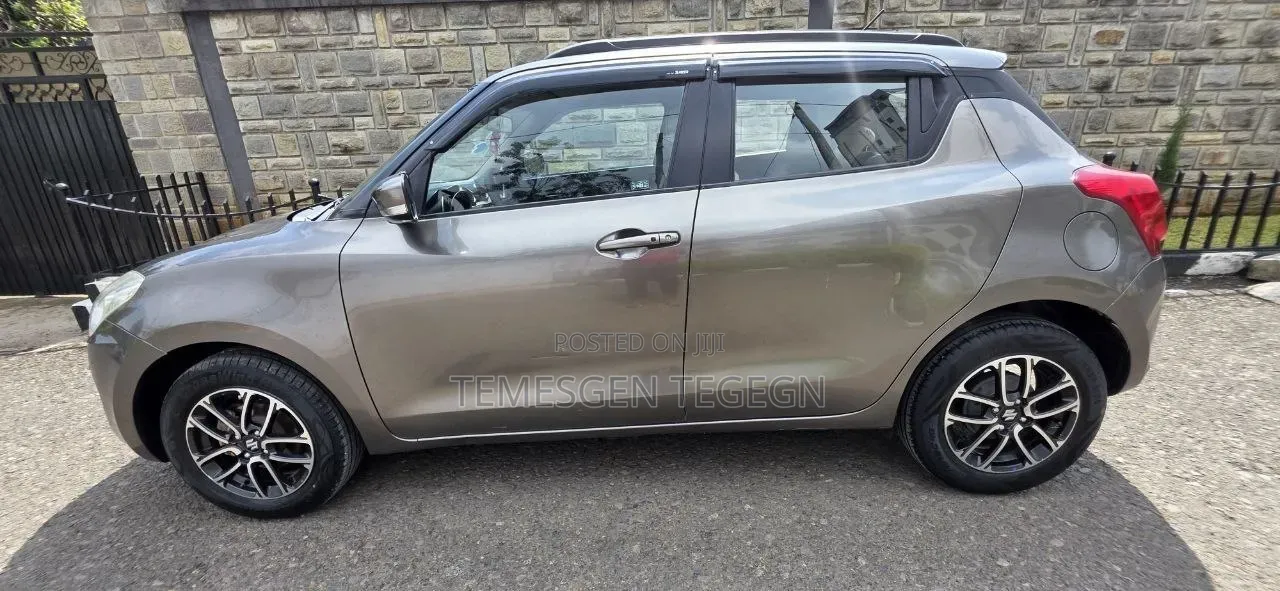 Suzuki Swift 2021 Gray
