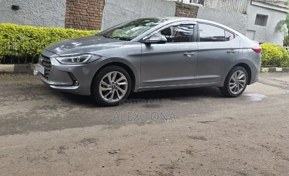 Hyundai Avante 2017 Gray