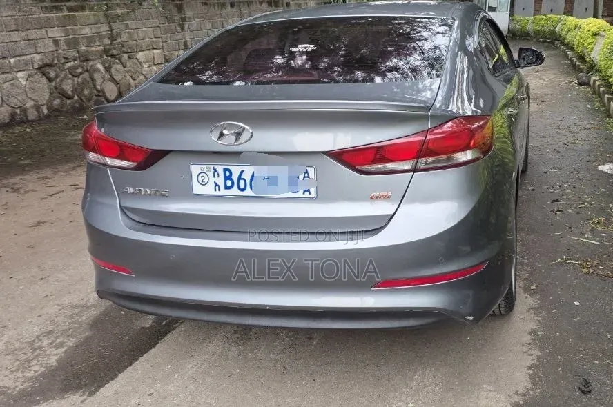Hyundai Avante 2017 Gray