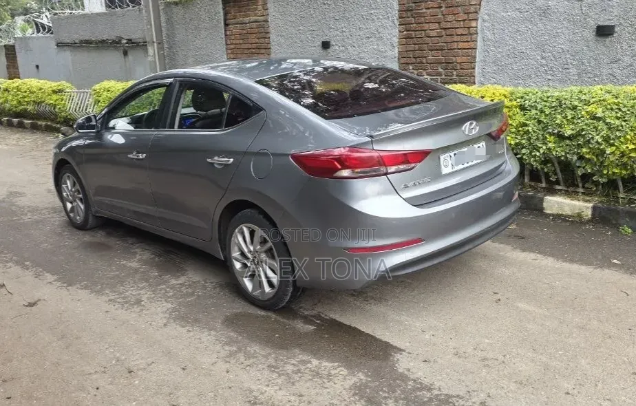 Hyundai Avante 2017 Gray