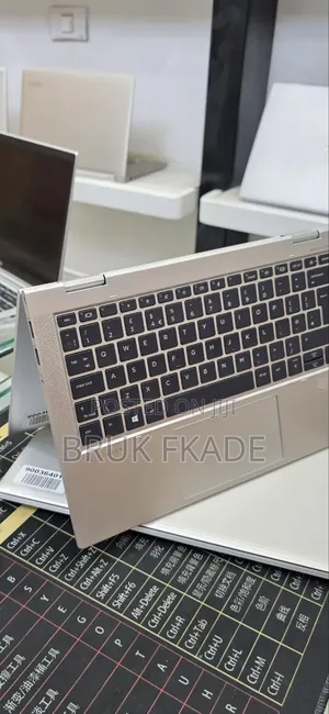 New Laptop HP EliteBook 830 G8 16GB Intel Core i5 SSD 512GB