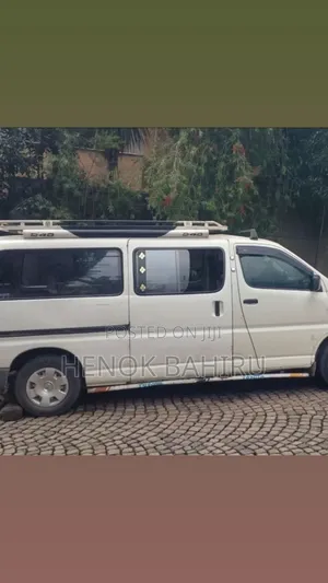 Toyota Grand HiAce 2002 White