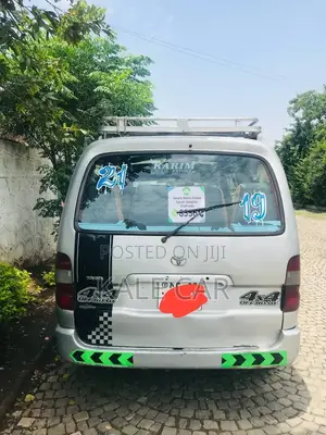 New Toyota HiAce 2005 Silver