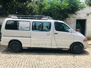 New Toyota HiAce 2005 Silver