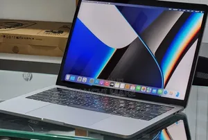 New Laptop Apple MacBook Pro 2019 16GB Intel Core i7 SSD 512GB