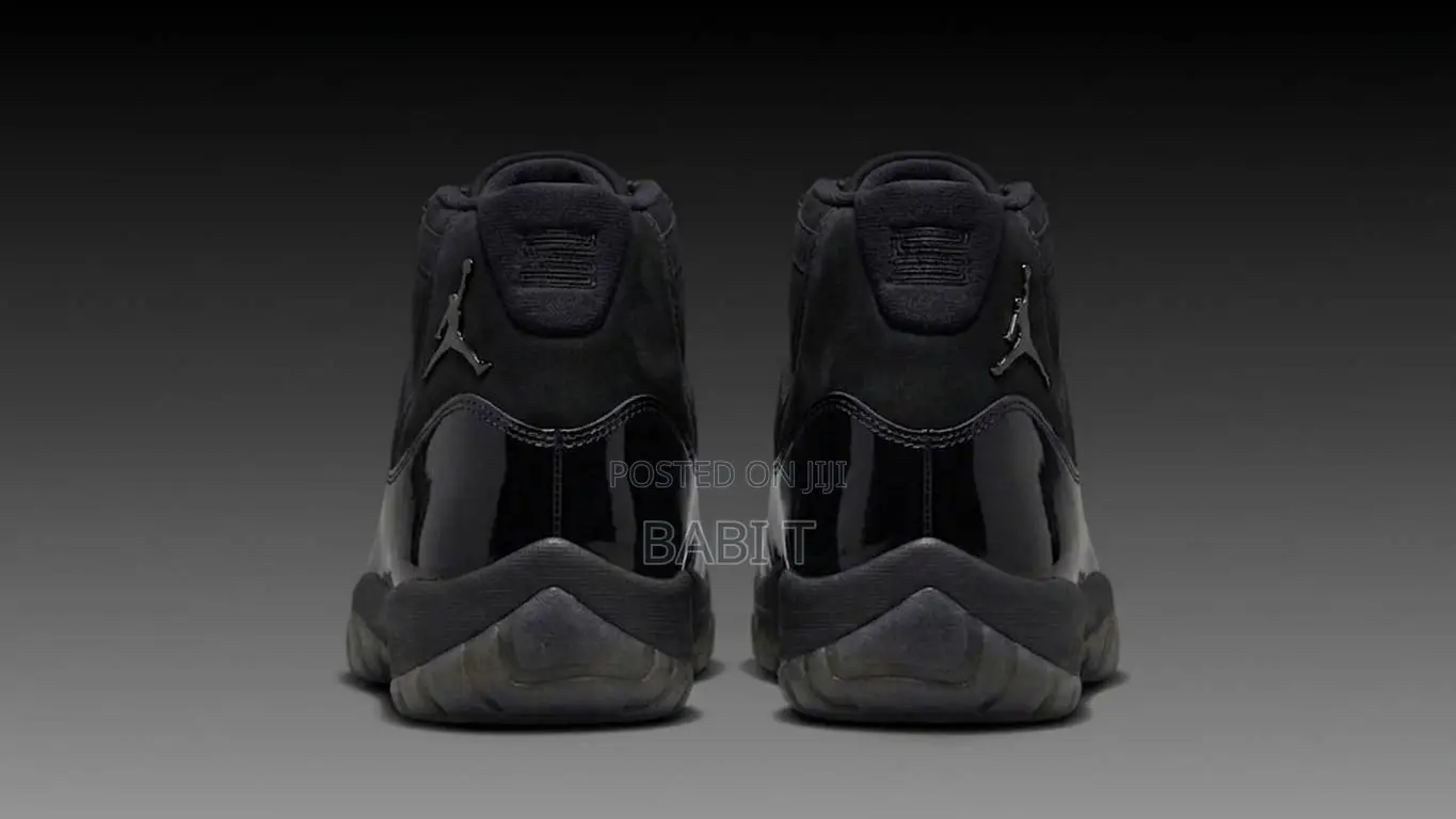 Air Jordan 11 Black
