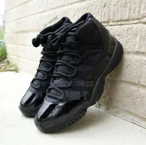 Air Jordan 11 Black