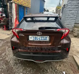 Toyota C-HR 2017 Brown