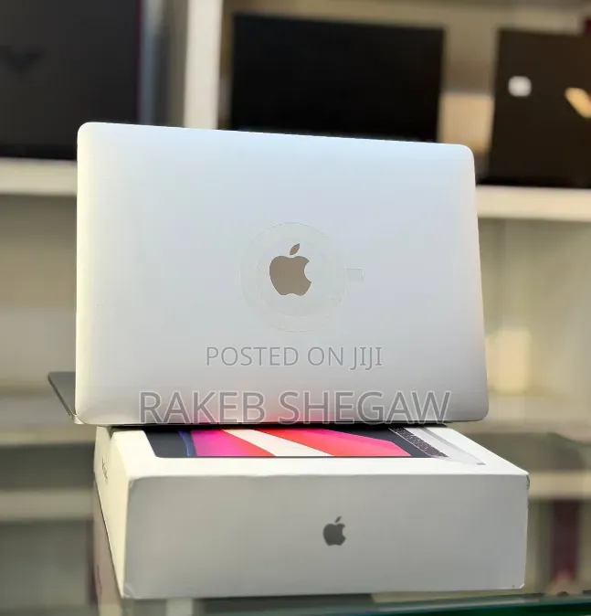 New Laptop Apple MacBook Pro 8GB Apple M1 SSD 512GB