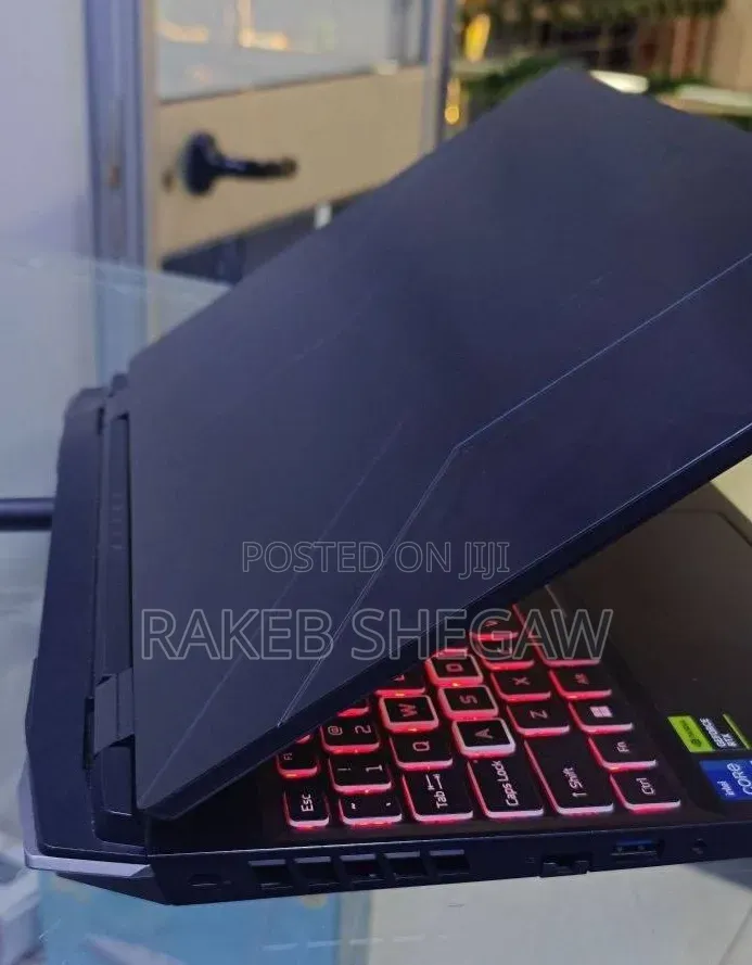 New Laptop Acer Nitro V 15 16GB Intel Core i7 SSD 512GB