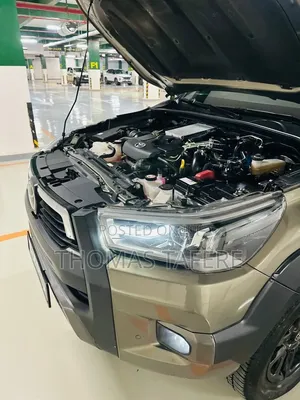 Toyota Hilux 2025 Beige