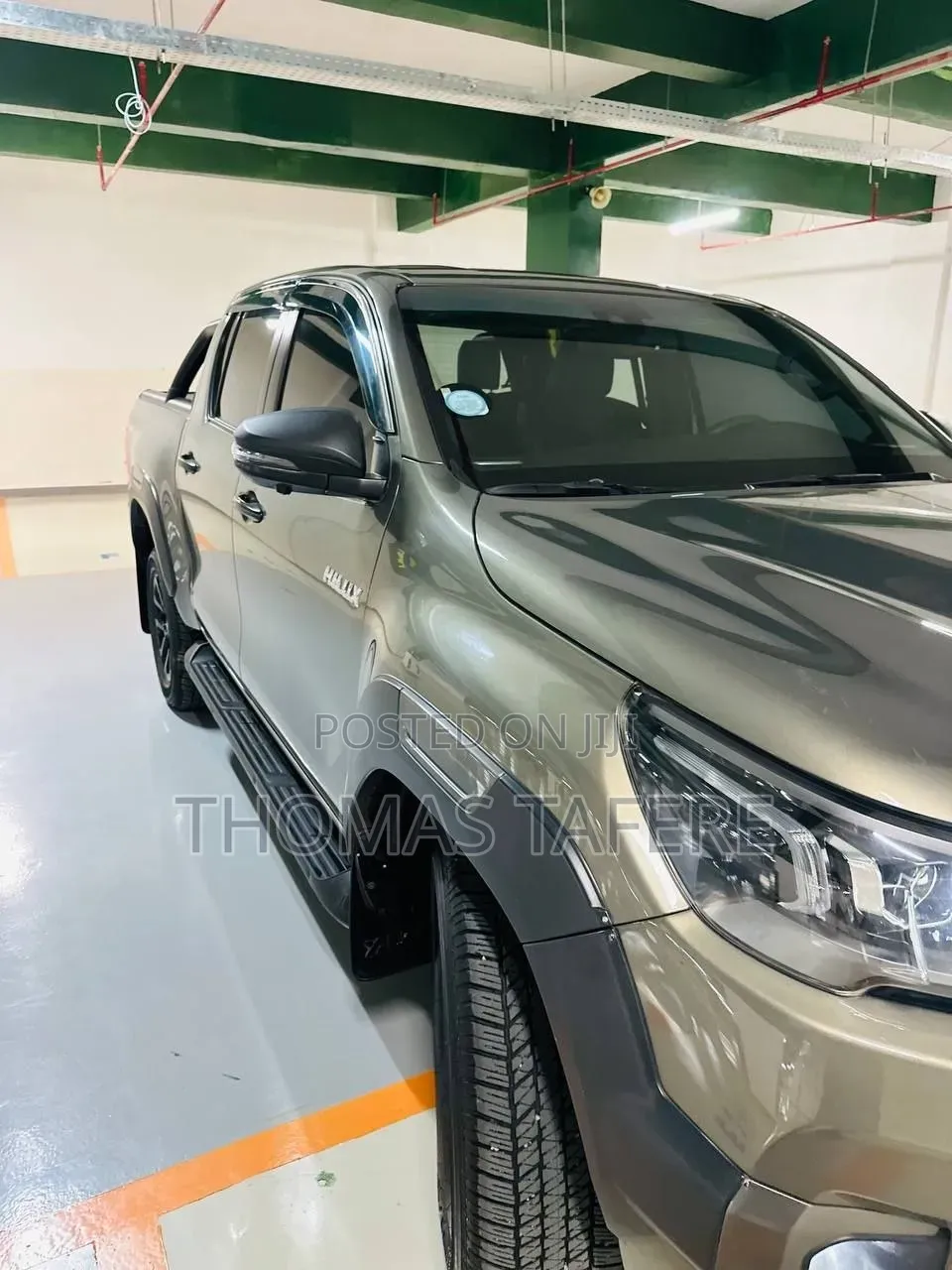 Toyota Hilux 2025 Beige