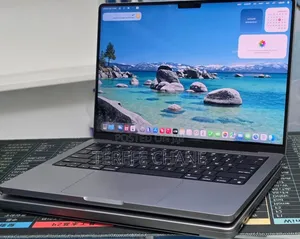 New Laptop Apple MacBook Pro 2020 M1 32GB Apple M1 Pro SSD 1T